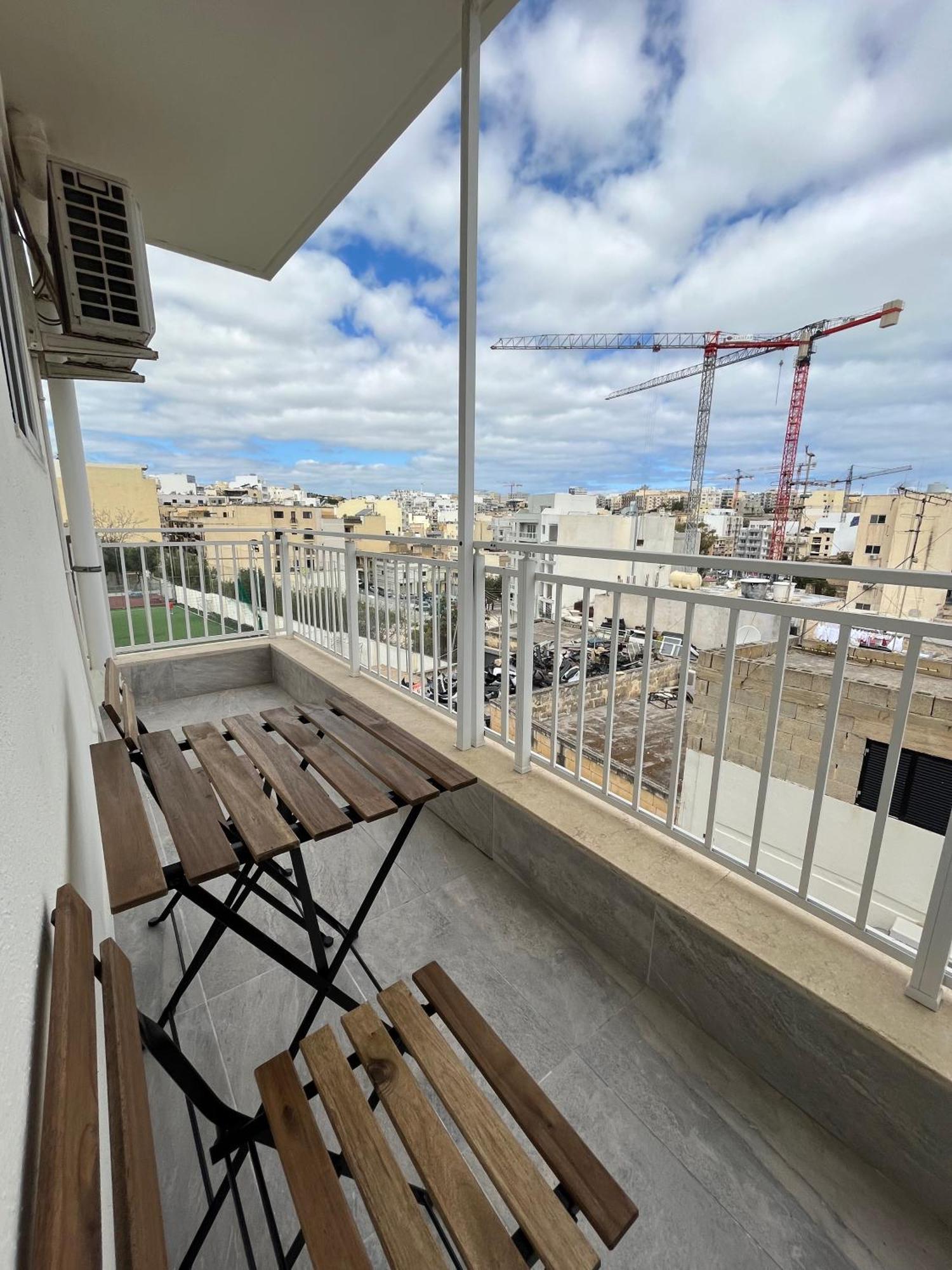 F4 1, Private Double With Private Bathroom And Balcony Homestay Msida