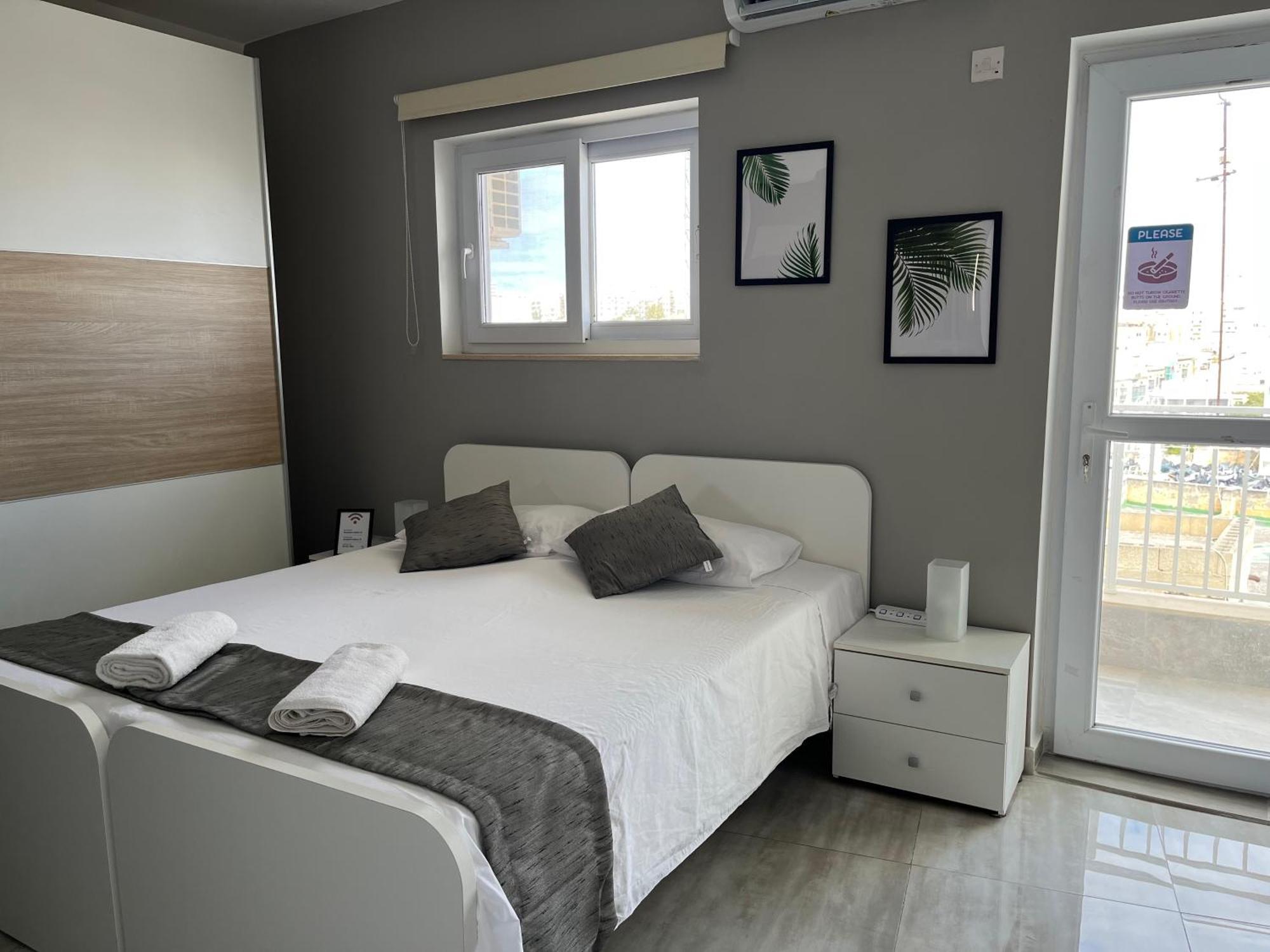 Kwatera prywatna F4 1, Private Double With Private Bathroom And Balcony *